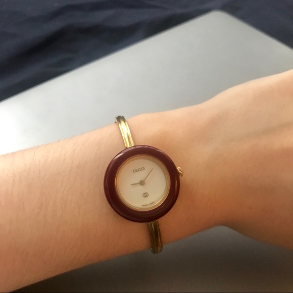 *SOLD* Authentic Gucci Bezel Watch - Picture 9 of 10